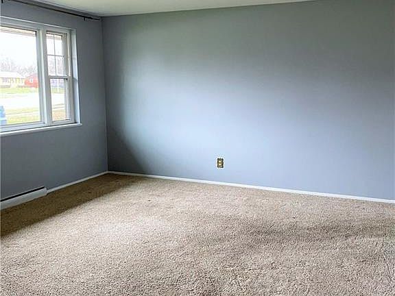 4th image of 914 Pool Ave
