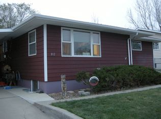 812 10th Ave N, Glasgow, MT 59230