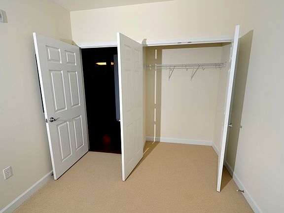 4th image of 2101 N Monroe St APT 406