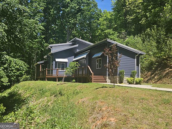 3rd image of 327 Polly Gap Rd