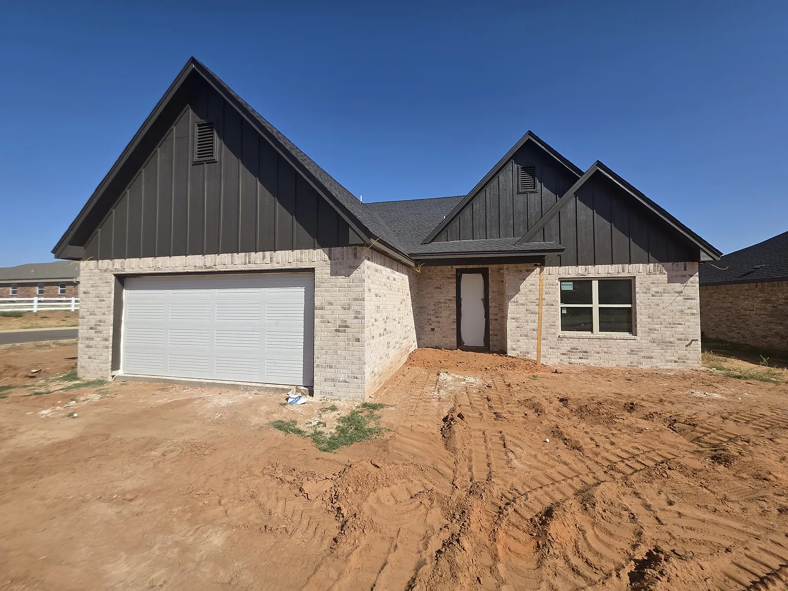 4 bed, 2000 sqft, $2,750 — Photo 4