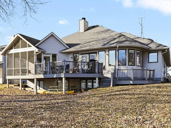 1056 Bayview Dr, Coldwater, MI 49036