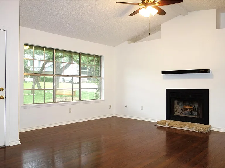 7014 Riverton Dr — Photo 2