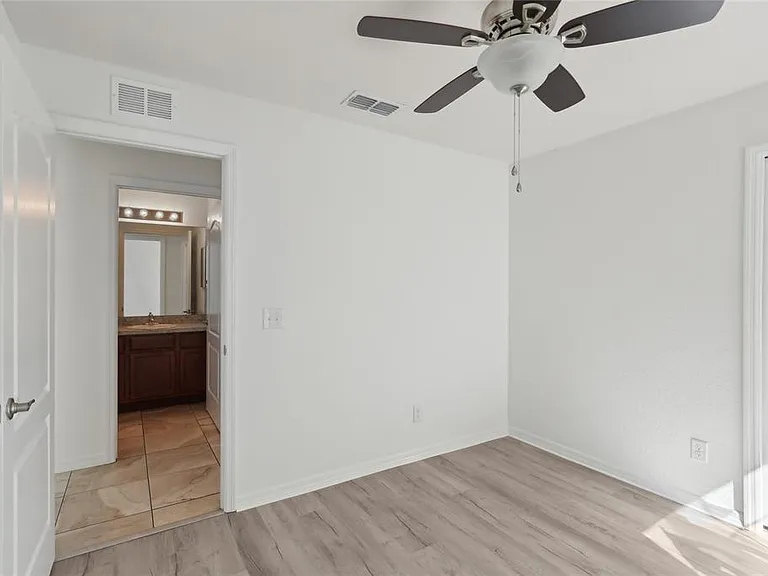 109 James Cir — Photo 16