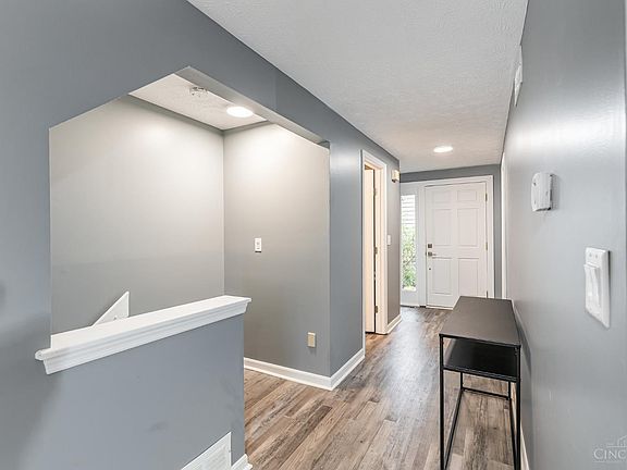 3rd image of 11807 Vaukvalley Ln
