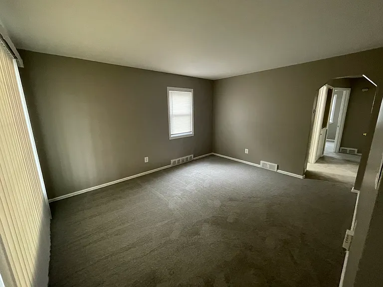 26844 La Salle St — Photo 15