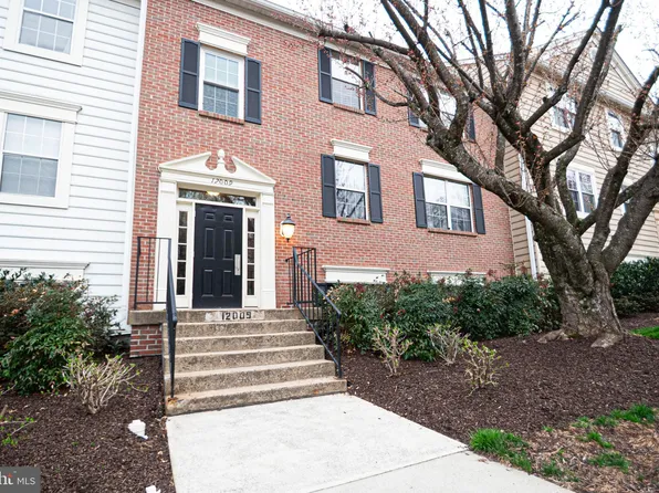 12009 Golf Ridge Ct APT 101, Fairfax, VA 22033