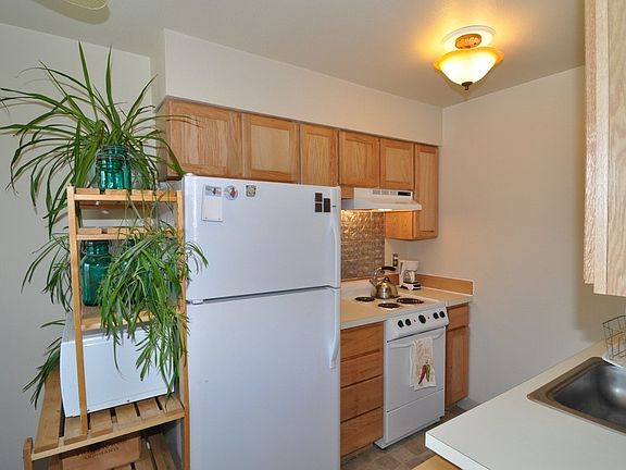 5th image of 3081 Lois Dr