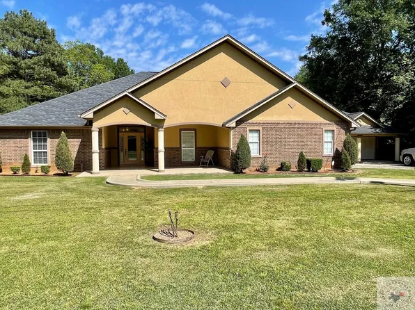 319 Post St, Nash, TX 75569