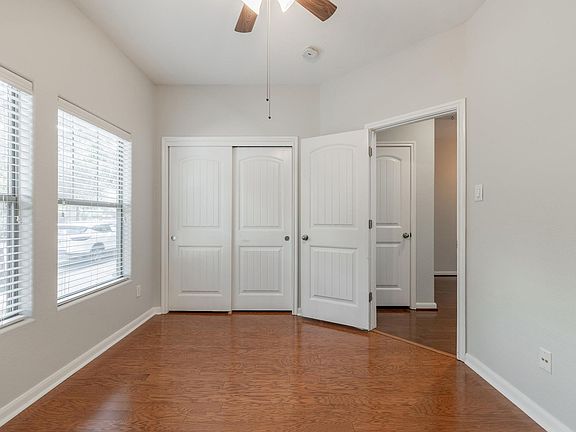 5th image of 2329 Amur Dr