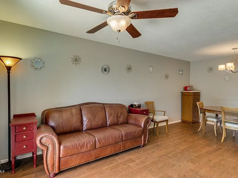 9315 W Morrow Dr — Photo 5