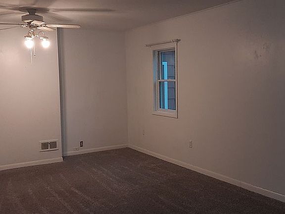 4th image of 512 W Edwards Ave