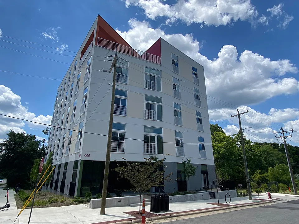 600 S Duke St #15