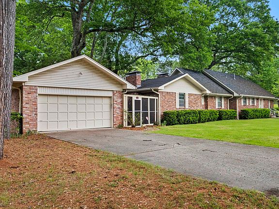 3rd image of 2 Williams Cir