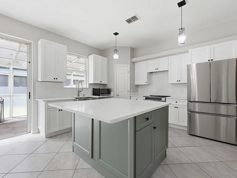 8912 Shindler Crossing Dr — Photo 2