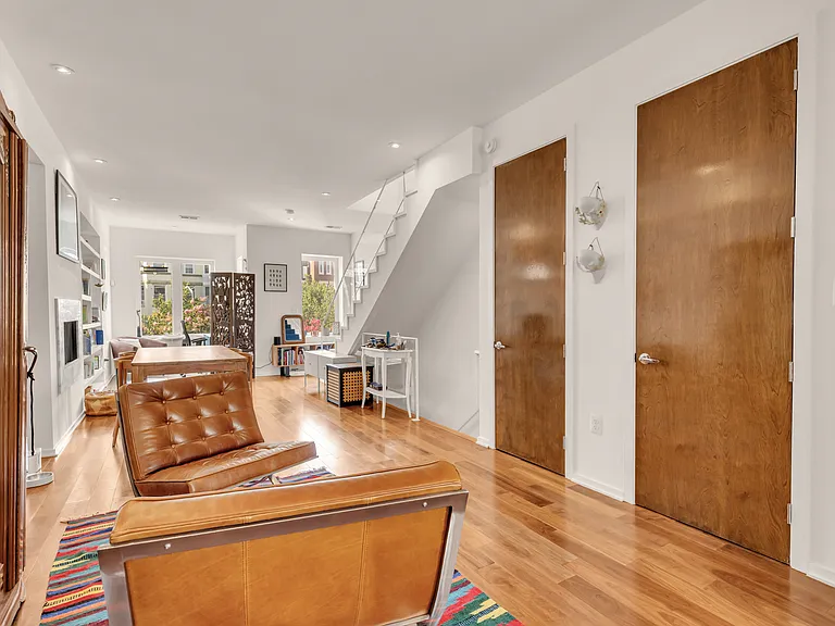 1207 Girard St NW #2 — Photo 15
