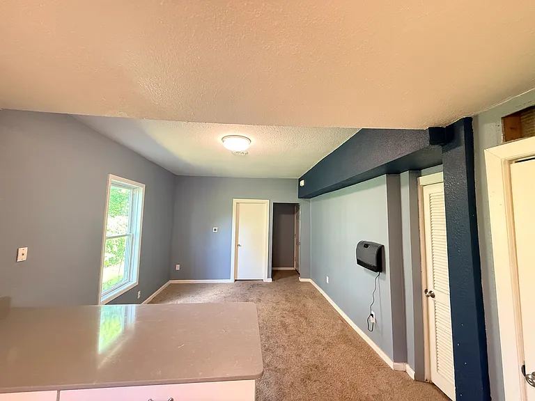 3108 Oakland Ave — Photo 6