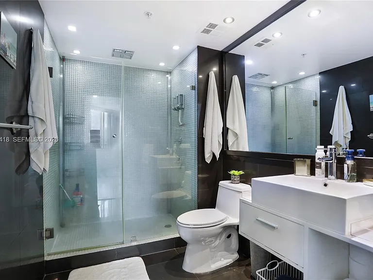 335 Biscayne Blvd #3808 — Photo 39