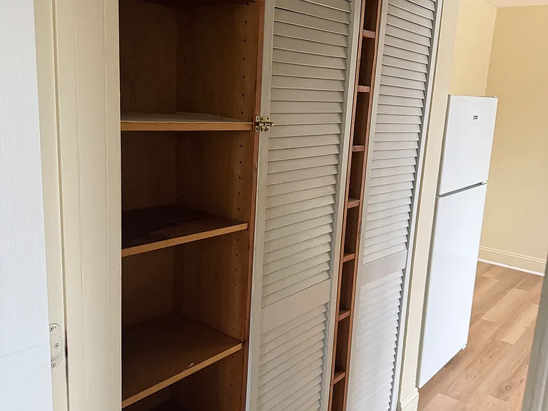 200 S Veitch St #1 — Photo 8