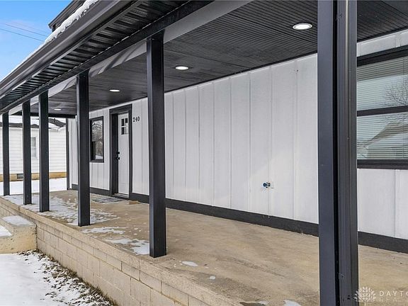 4th image of 240 Freiberg Ave