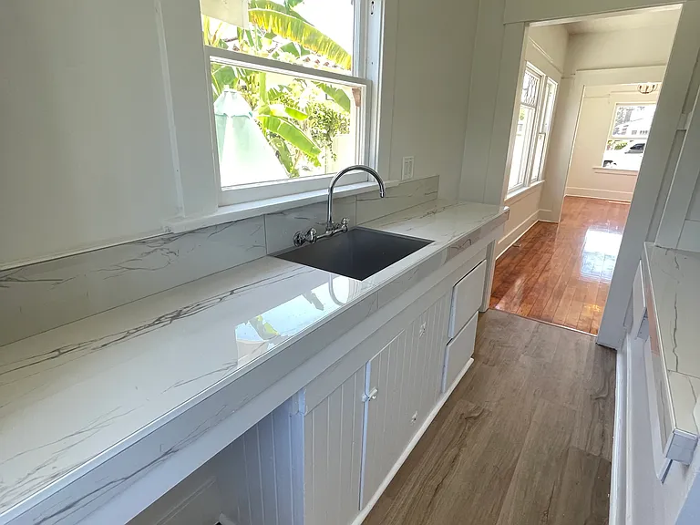 1066 Robinson Ave #1 — Photo 11