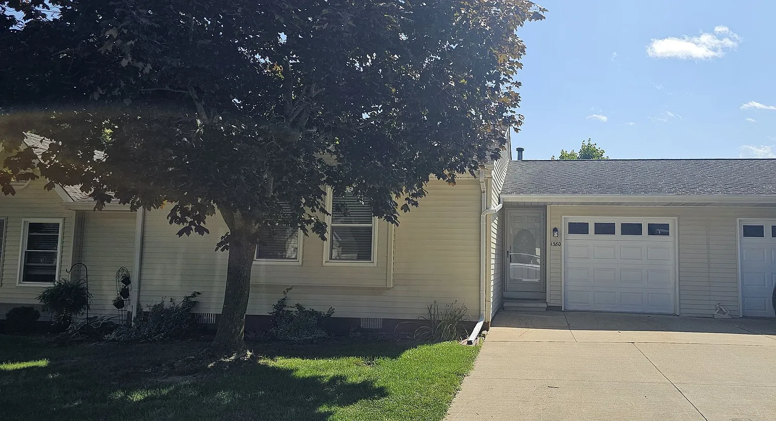 1380 Shire Ct photo 1