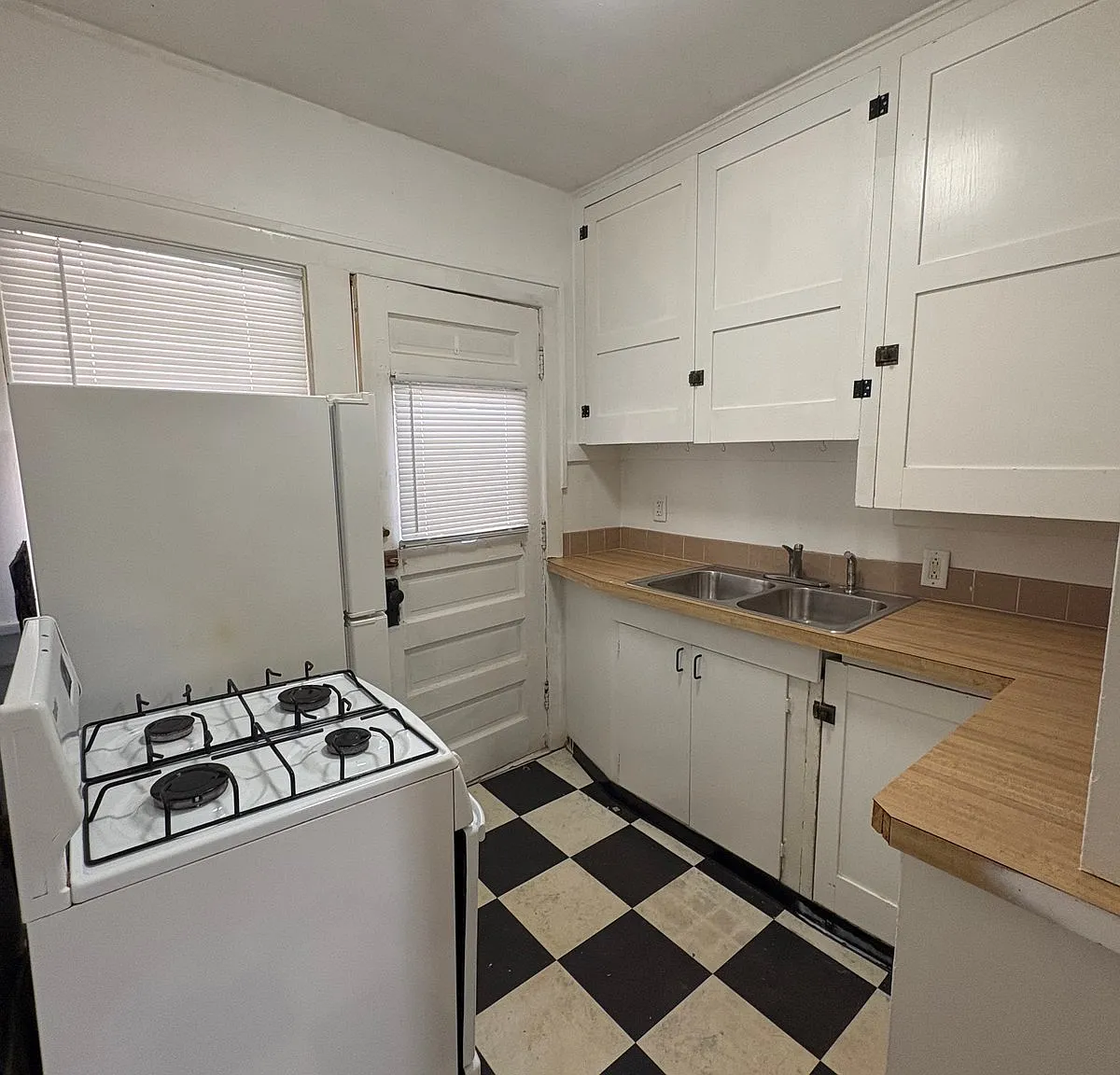 1137 44th Street Unit #2 — Photo 3
