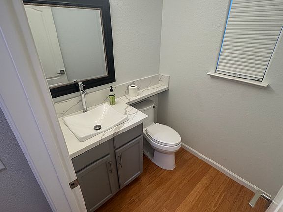 3rd image of 618 W Madrid Ln