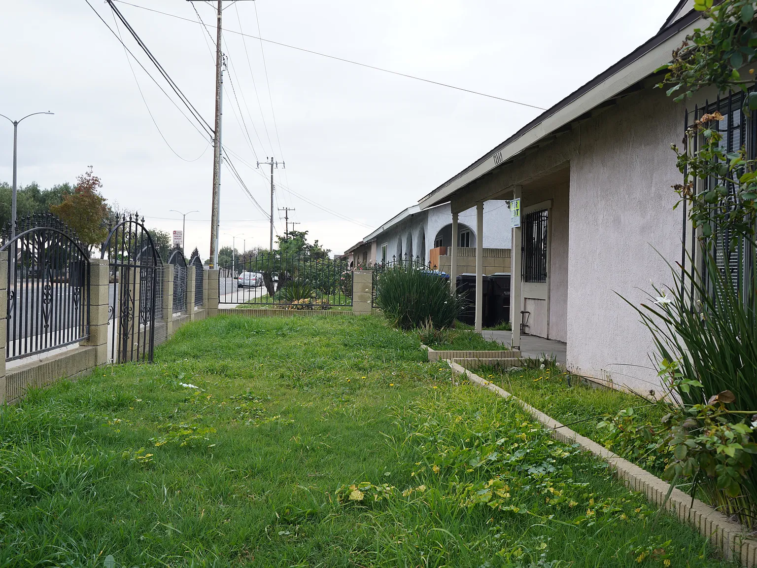 4 bed, 1405 sqft, $3,740 — Photo 2