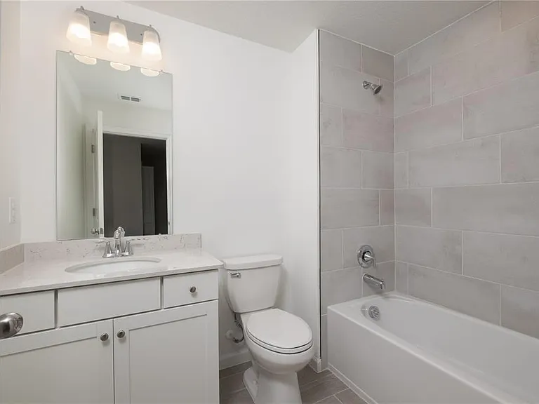 704 NW 126th Ter — Photo 22