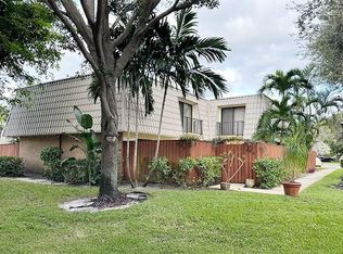 1700 Embassy Dr APT 504, West Palm Beach, FL 33401