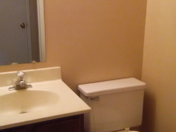 3rd image of 720 Ohio Pike APT A