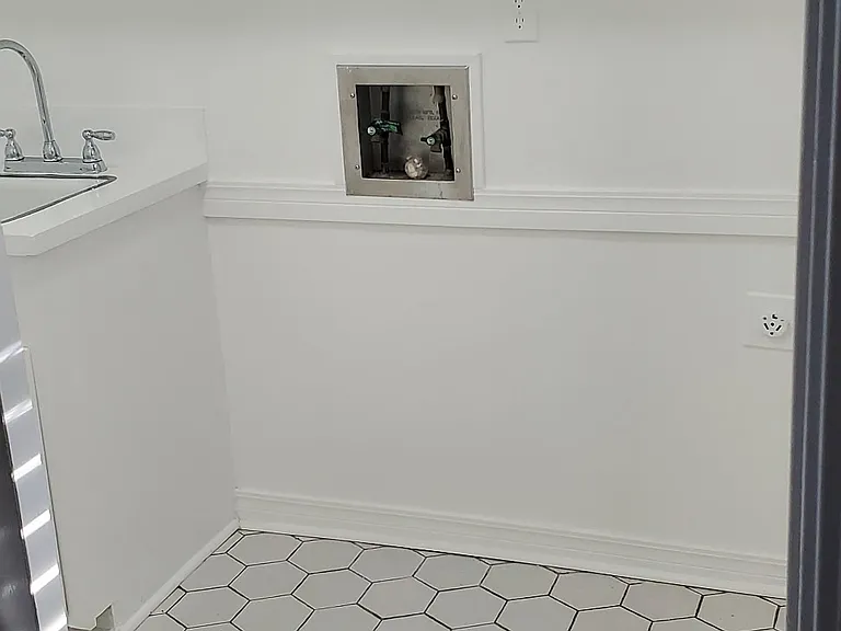 5635 S Madison Ave — Photo 12