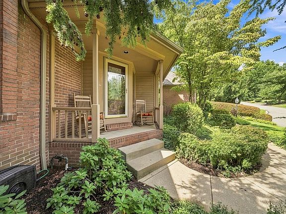 2nd image of 114 Hidden Valley Ct