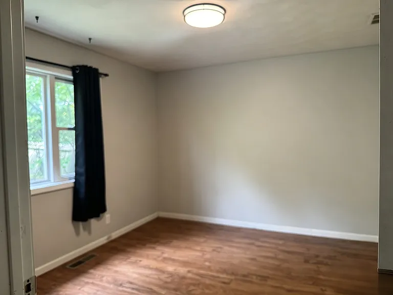 924 Princess Dr — Photo 6