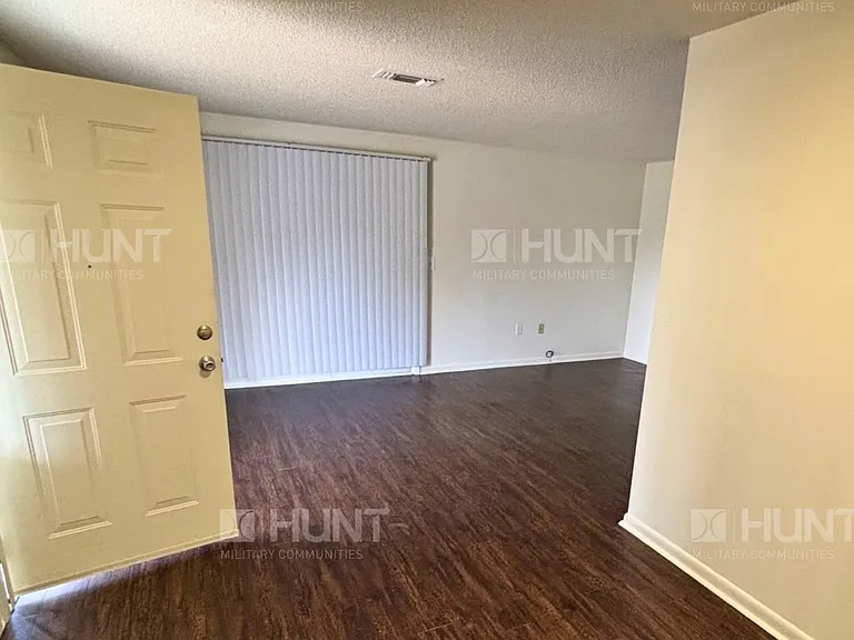 376 Camellia Dr — Photo 2