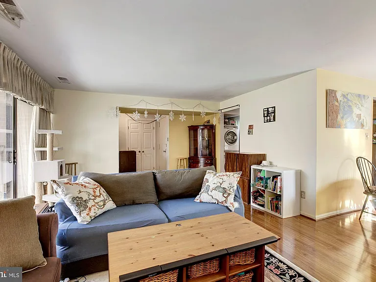 150 Monroe St #102 — Photo 5