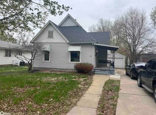 312 N 4th St, Oskaloosa, IA 52577