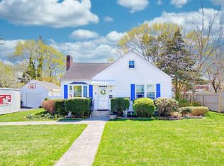 52 Everett St, Patchogue, NY 11772