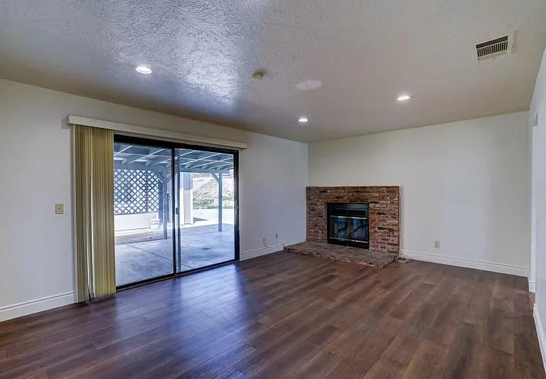 11852 Ivy Ave — Photo 13
