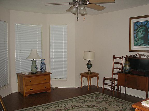 3rd image of 508 Meadow Bend Dr