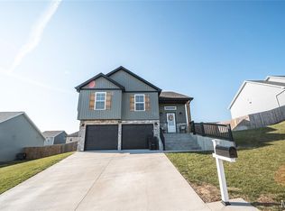 203 Majestic Dr, Waynesville, MO 65583