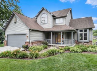 16012 Silvercrest Dr, Fenton, MI 48430