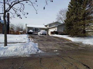 725 Birch St, Algonquin, IL 60102
