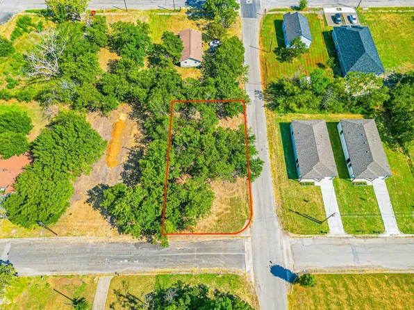 1 S 2nd St, Corsicana, TX 75110