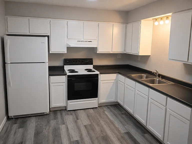 Oak Apartments in Kenosha — Photo 3