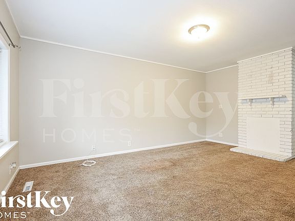 3rd image of 17 Fir St