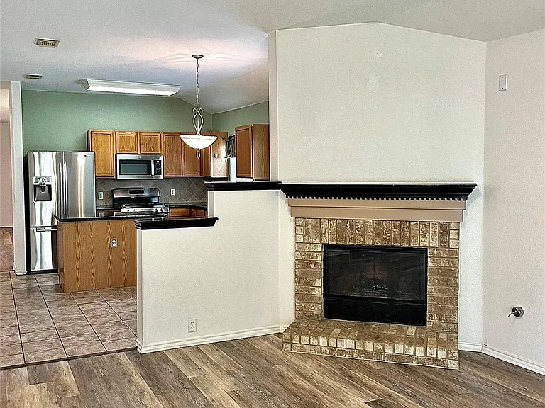 2117 Kimra Ln — Photo 10