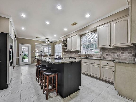 4th image of 3323 Cinco Lakes Dr