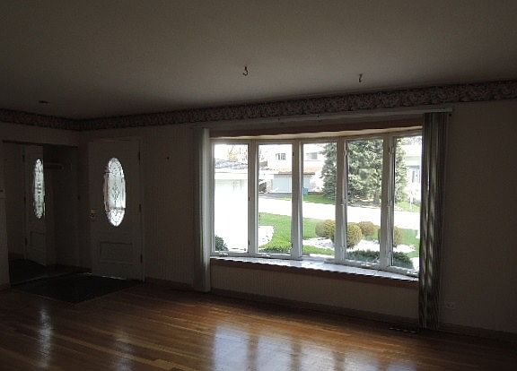 2nd image of 9041 Meadowview Dr